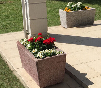 Beton çiçeklikler